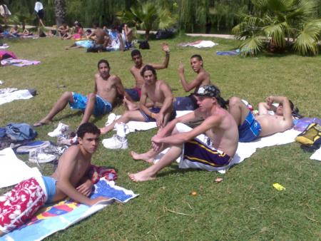 le groupe national de lhaz9a w makaynach hta 60naryal bach ntal3e f toubis